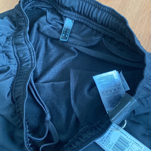 Adidas Black/black  3-stripe joggers. Large. Regular fit. Like New! 🔥 - Picture 8 of 8